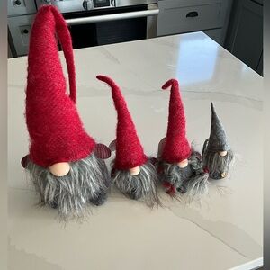 Holiday gnomes 4 pack